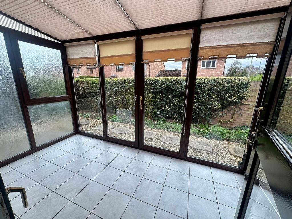 Property photo 3 of 15 Conservatory