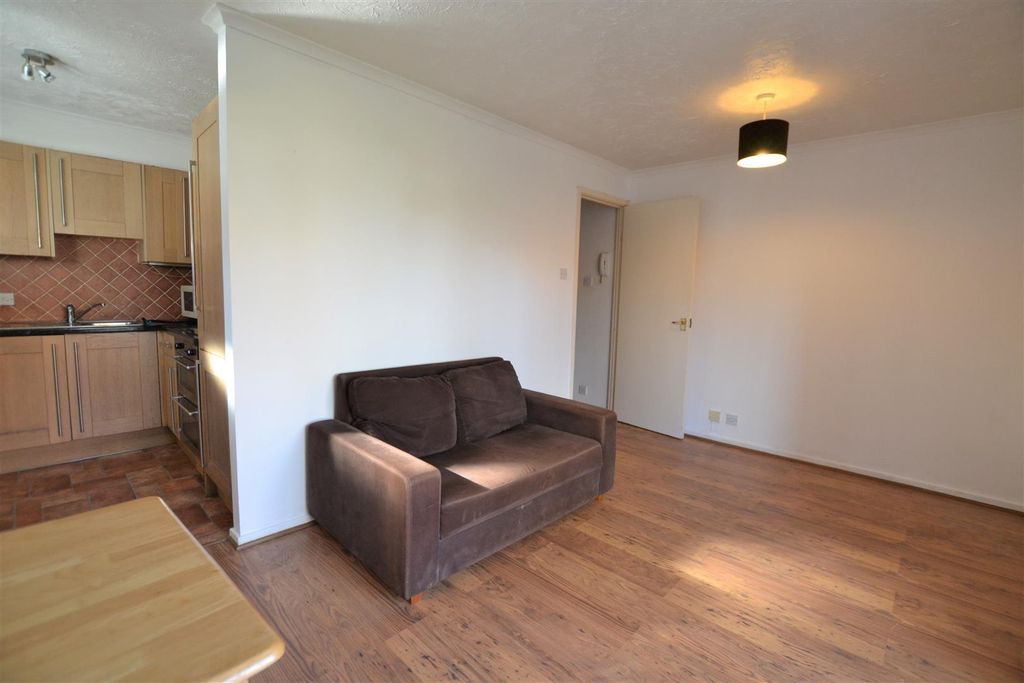Property photo 2 of 6