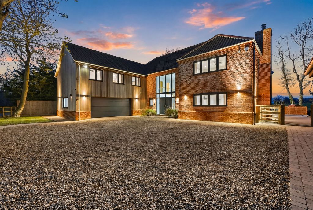Property photo 1 of 49