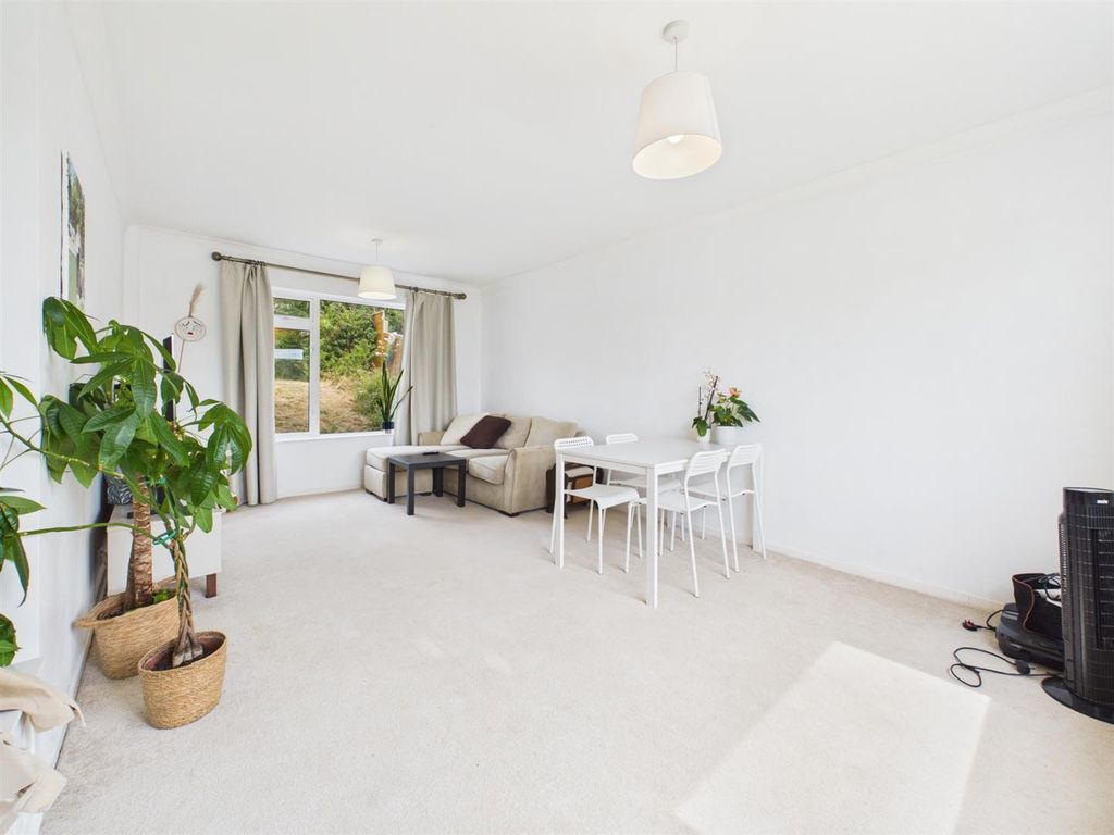 Property photo 3 of 10 Cam05510G0-Pr0268-Still002.Jpg