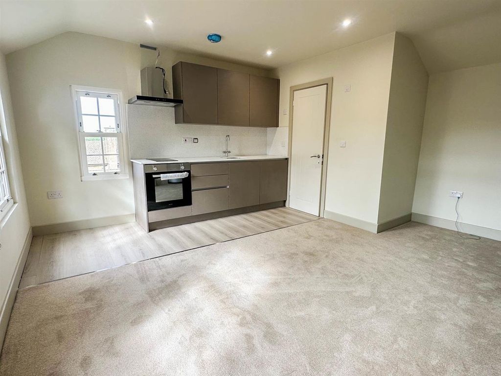 Property photo 2 of 7 Flat 5 A.Jpg