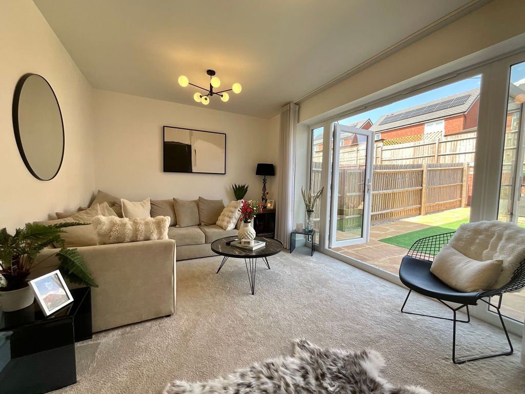 Property photo 2 of 31