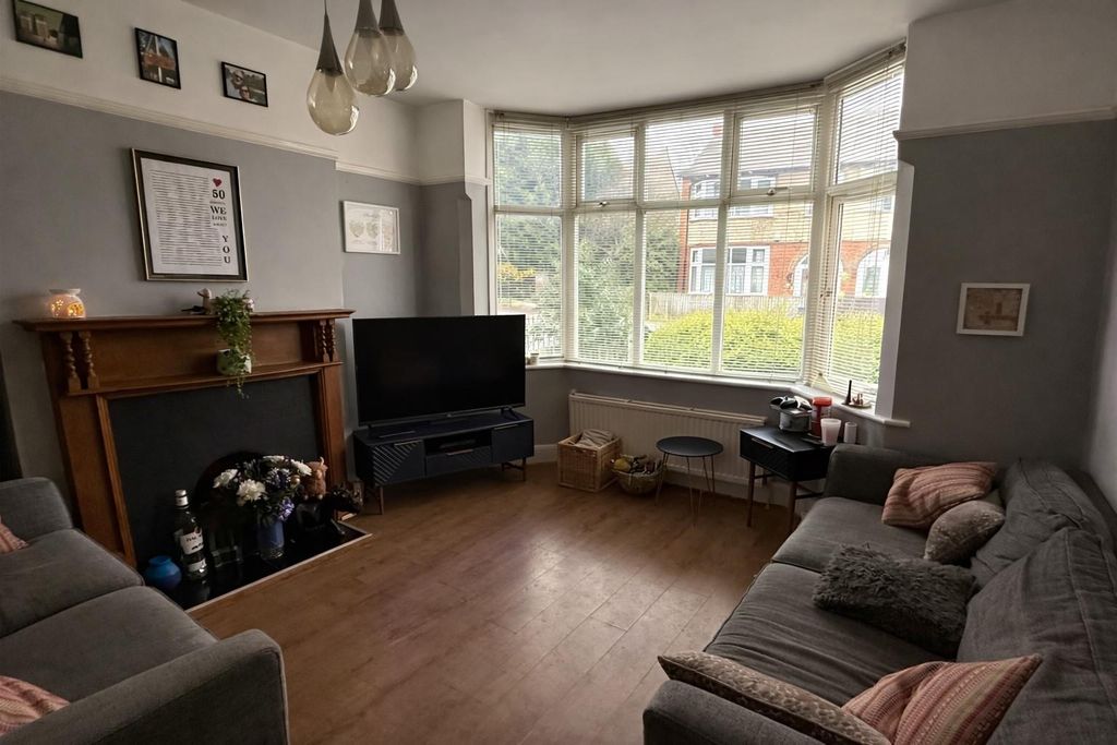 Property photo 2 of 12 Sitting Room