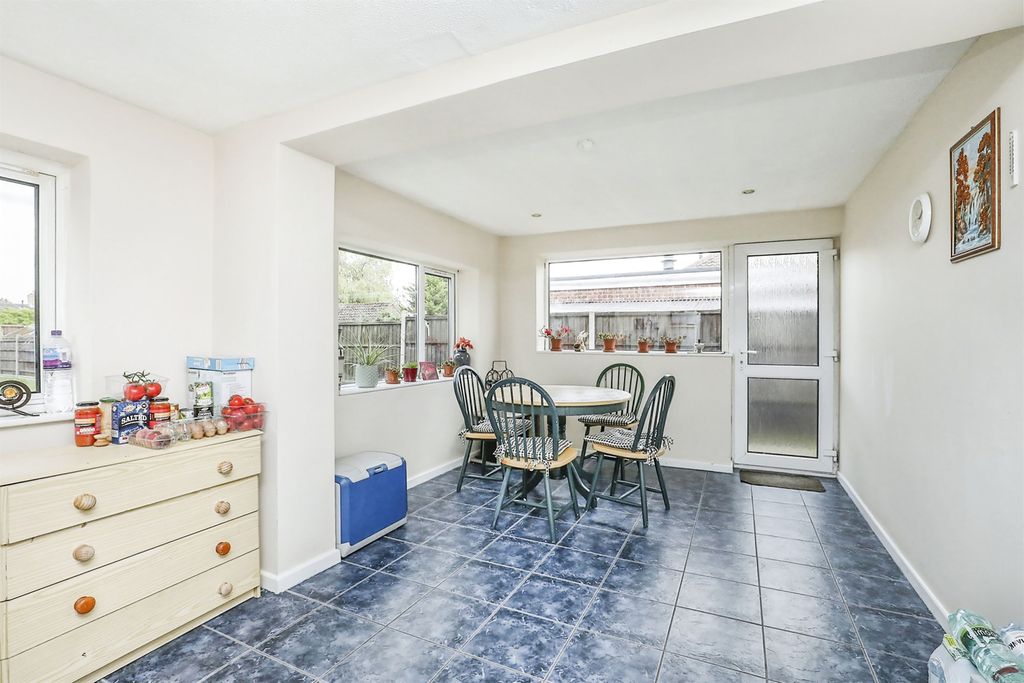 Property photo 3 of 16 Kitchen/ Diner