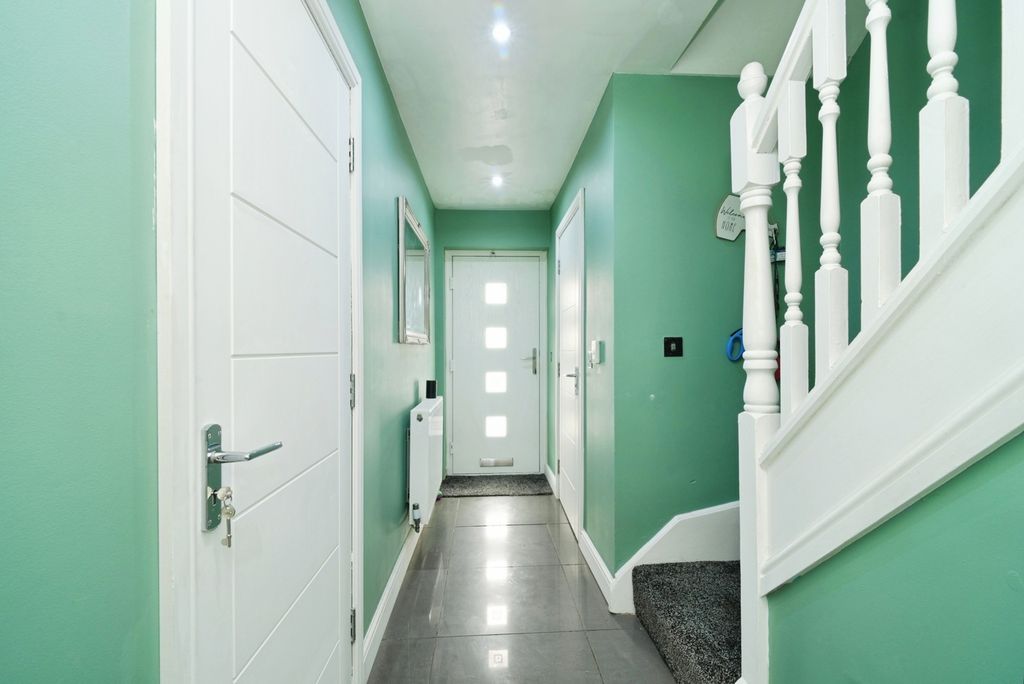 Property photo 3 of 26 Pbox-Img.Jpg