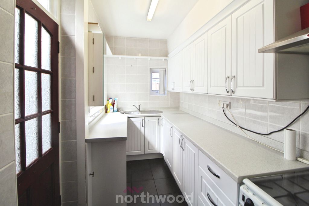 Property photo 2 of 23