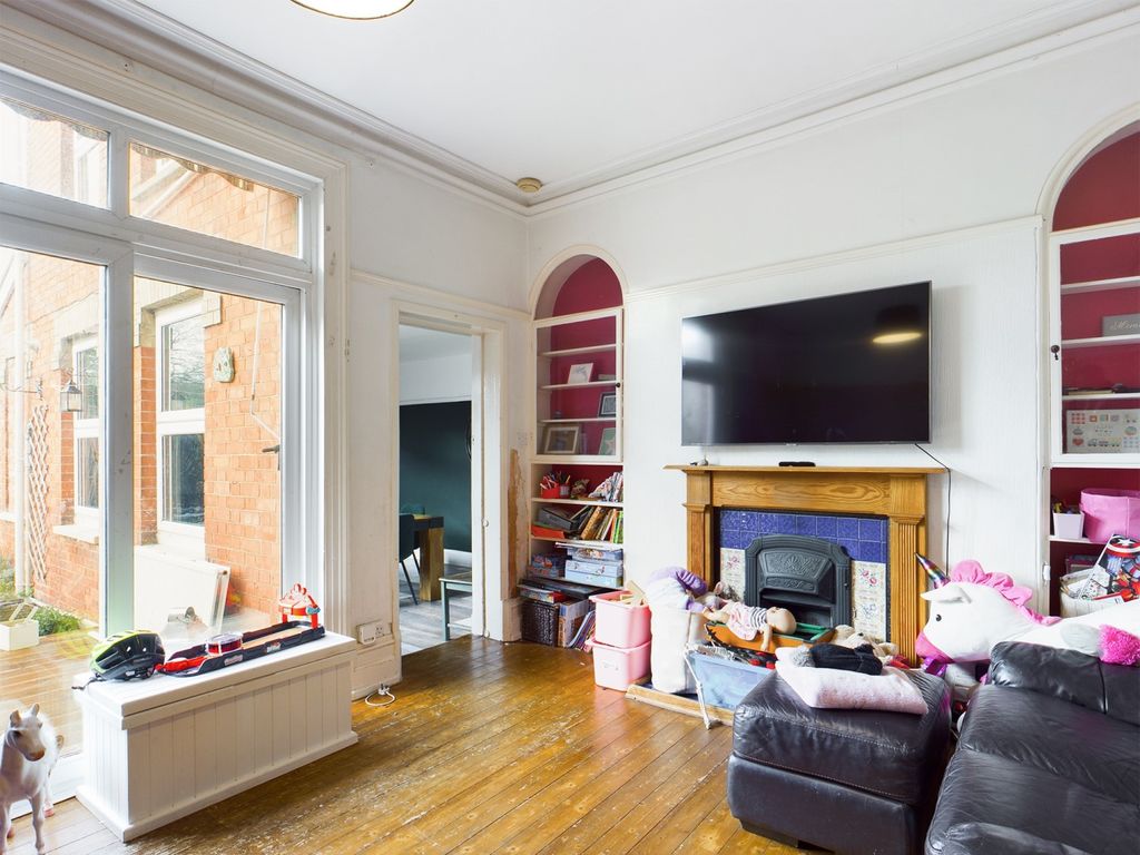 Property photo 2 of 10