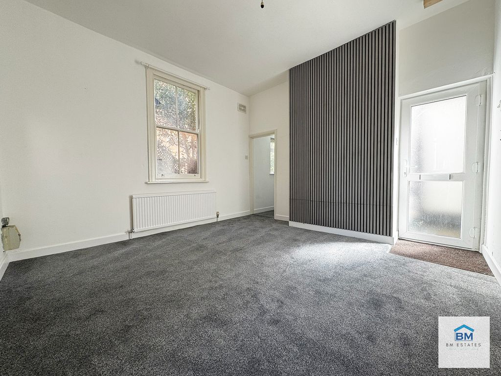 Property photo 2 of 5 Photo 1