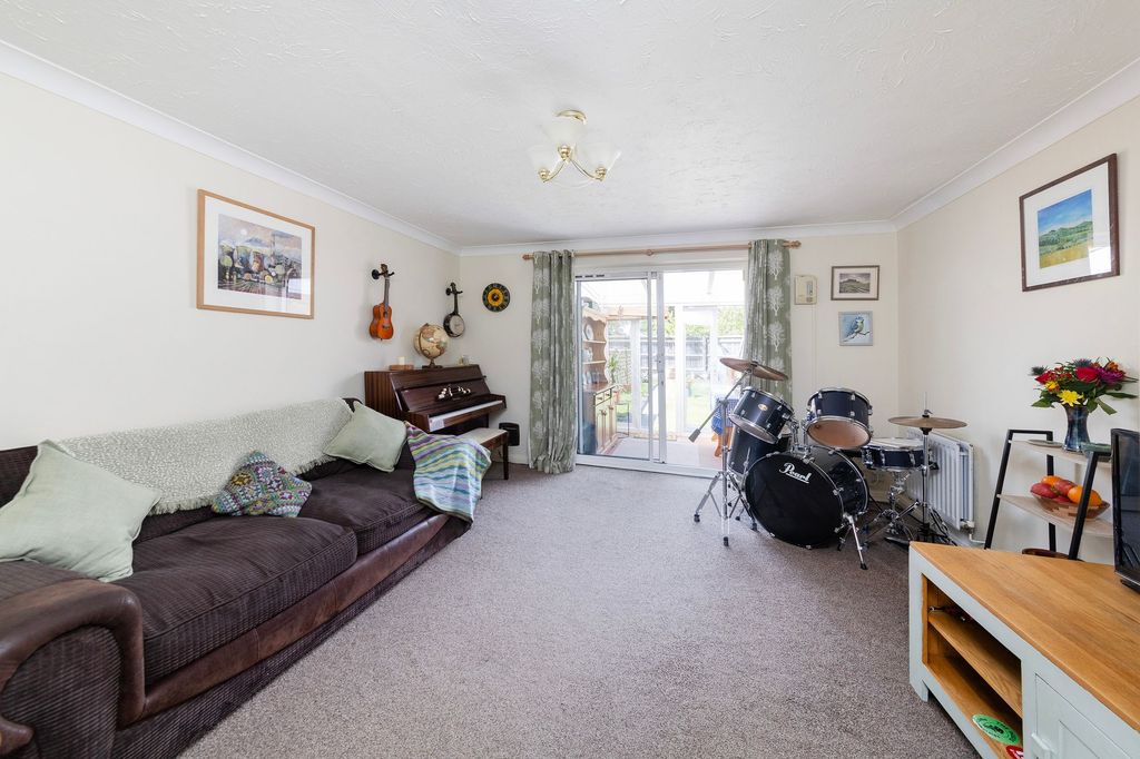 Property photo 2 of 17