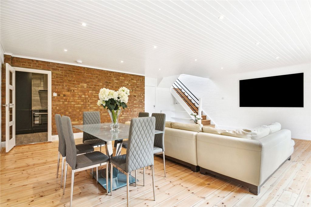 Property photo 3 of 8