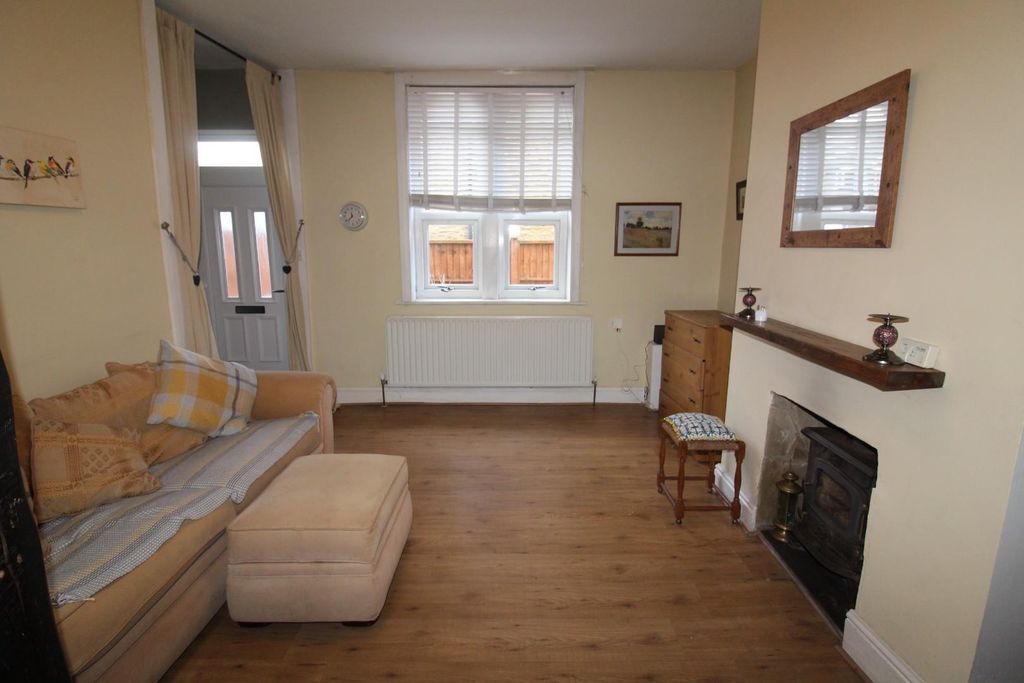 Property photo 2 of 9 Lounge/Kitchen