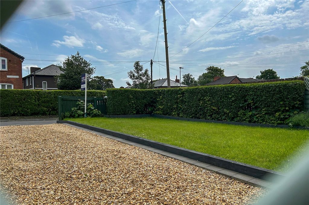 Property photo 3 of 28 Picture No. 24