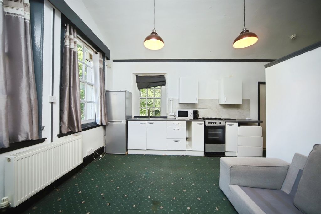 Property photo 3 of 13