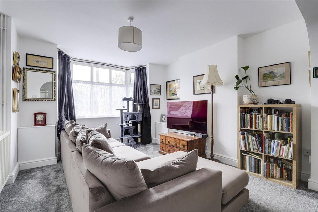 Property photo 2 of 14