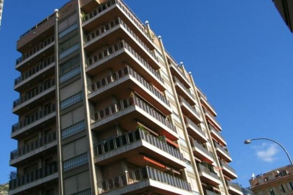 Property photo 1 of 2