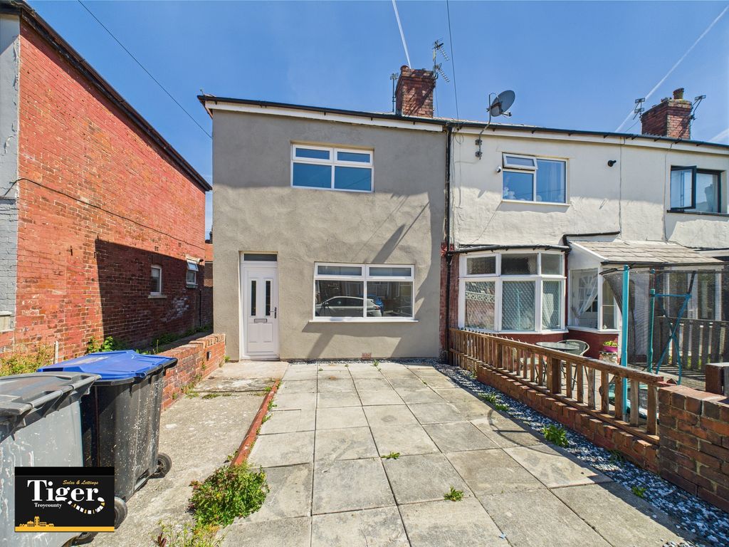 Property photo 1 of 12 Cam02176G0-Pr0576-Still012