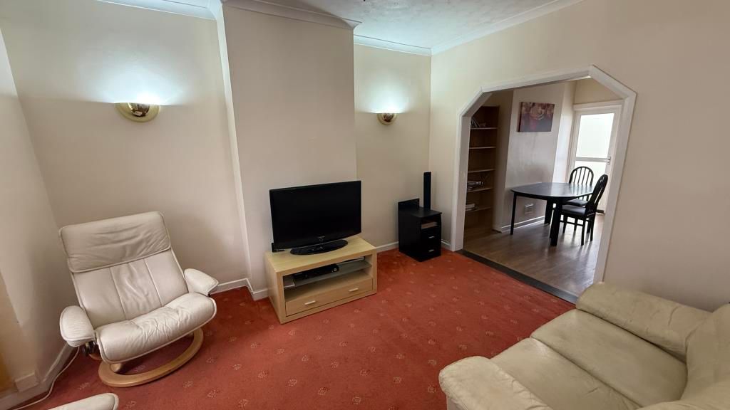 Property photo 2 of 10 Living Room