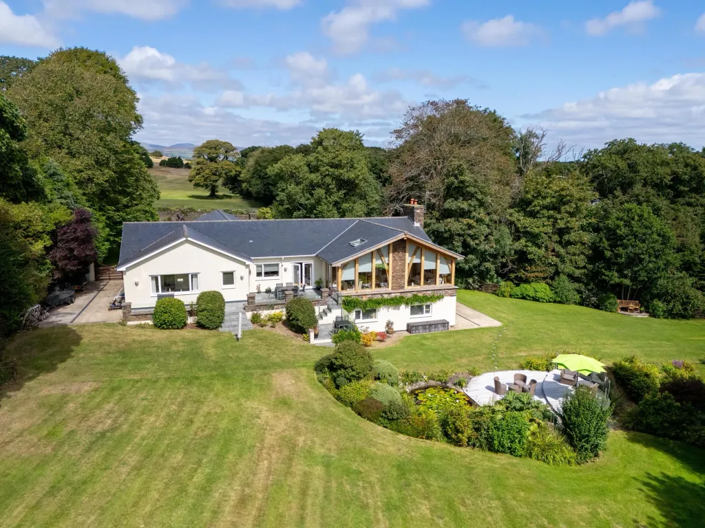 Property photo 2 of 53