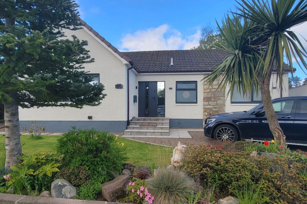 Property photo 1 of 28