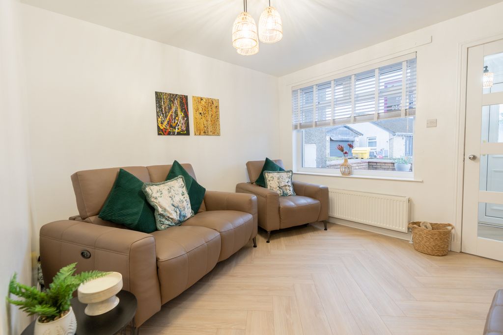 Property photo 2 of 27 Gallery