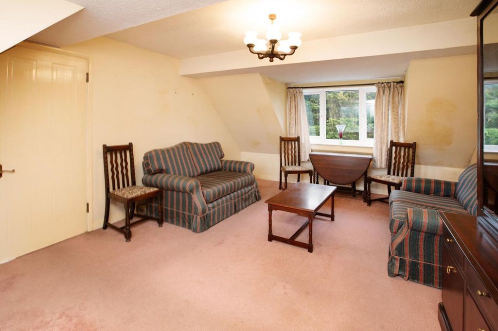 Property photo 3 of 14