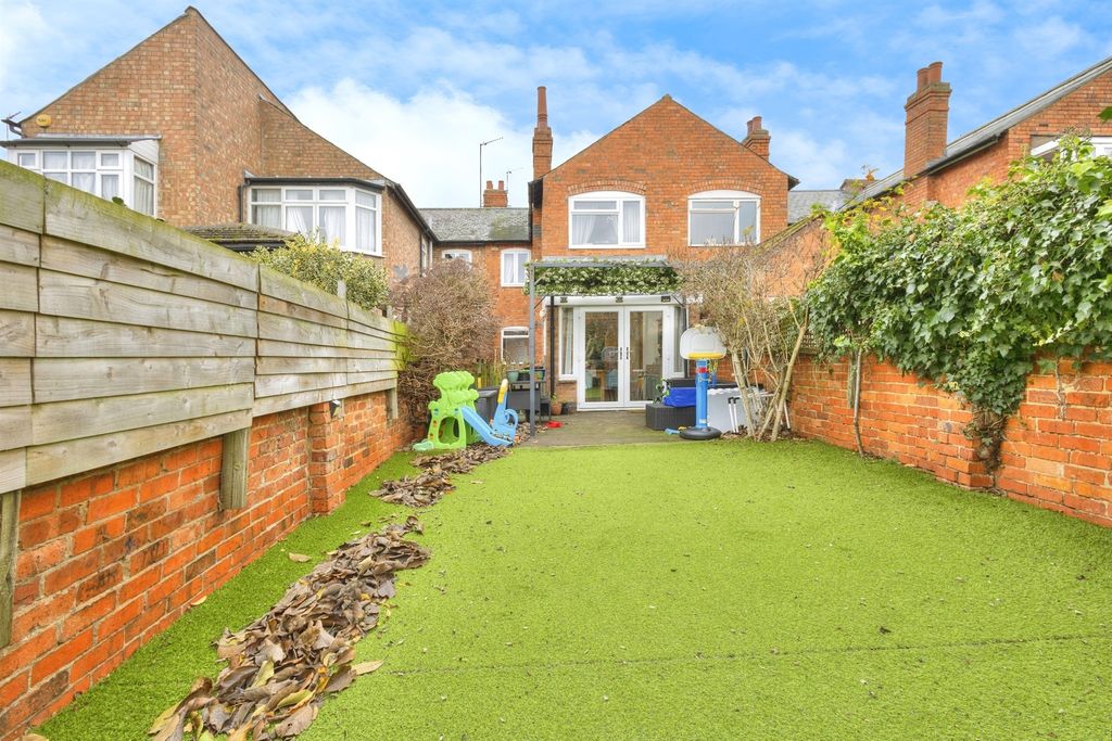 Property photo 3 of 20
