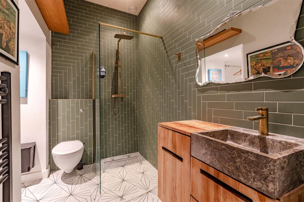 Property photo 2 of 12 Shower Room