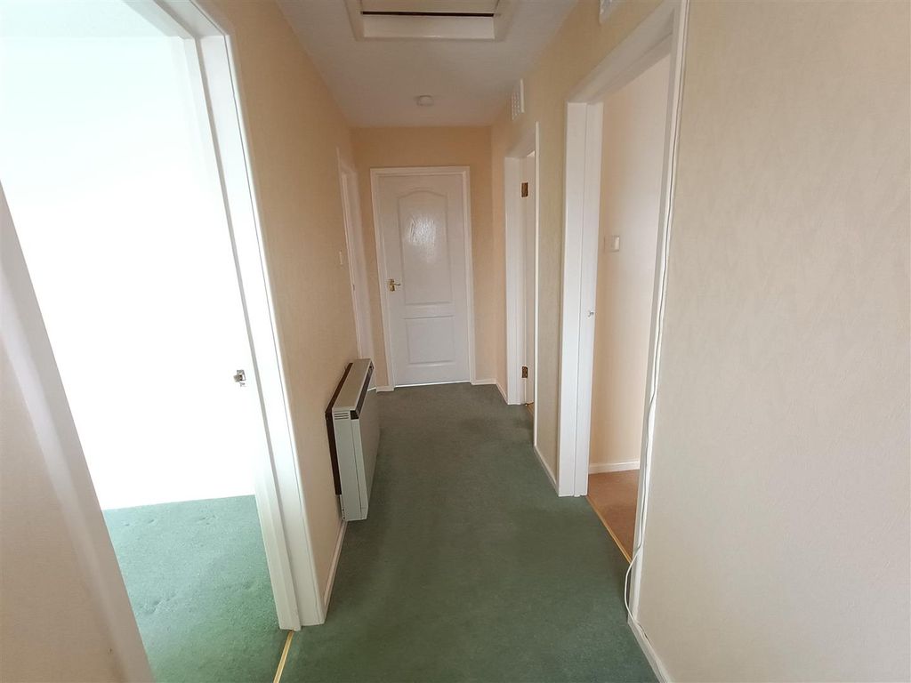 Property photo 3 of 17 Hall