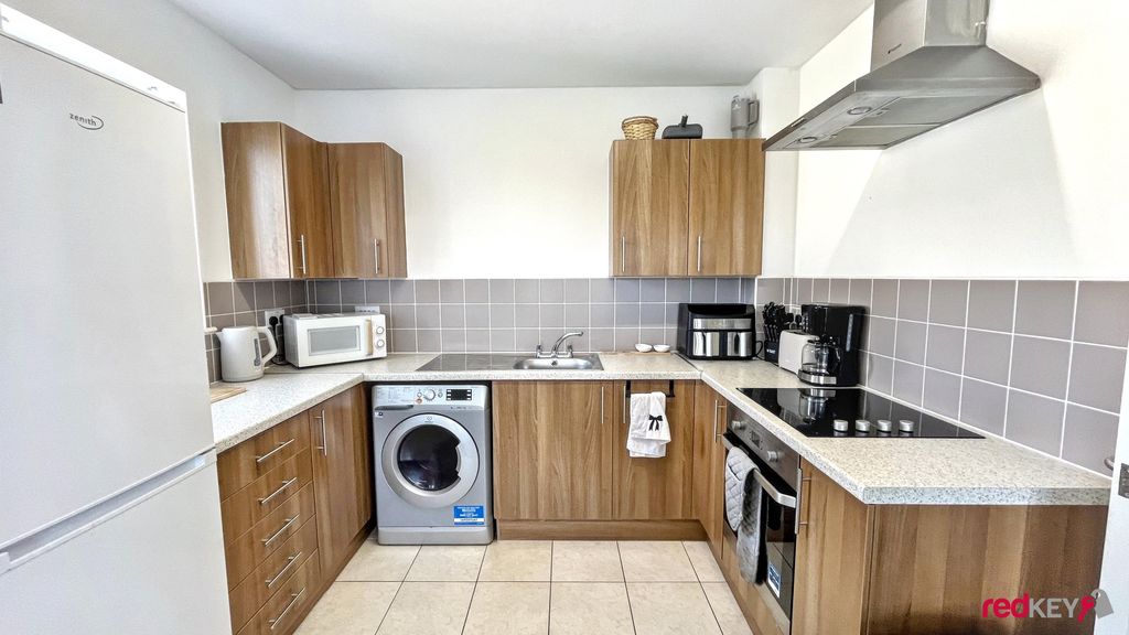 Property photo 3 of 6 Kitchen