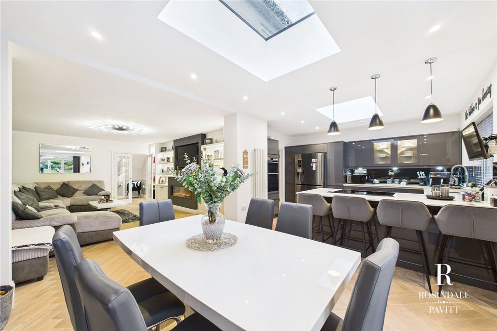 Property photo 3 of 46