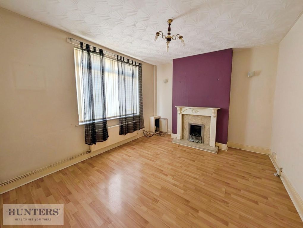 Property photo 3 of 12 Lounge