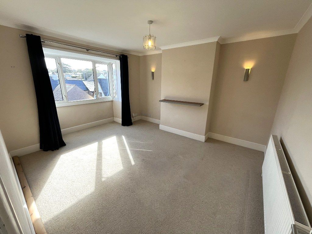 Property photo 2 of 6 Lounge