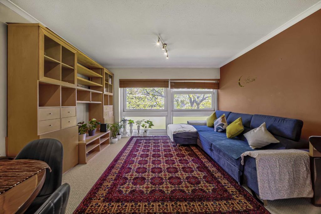 Property photo 2 of 4