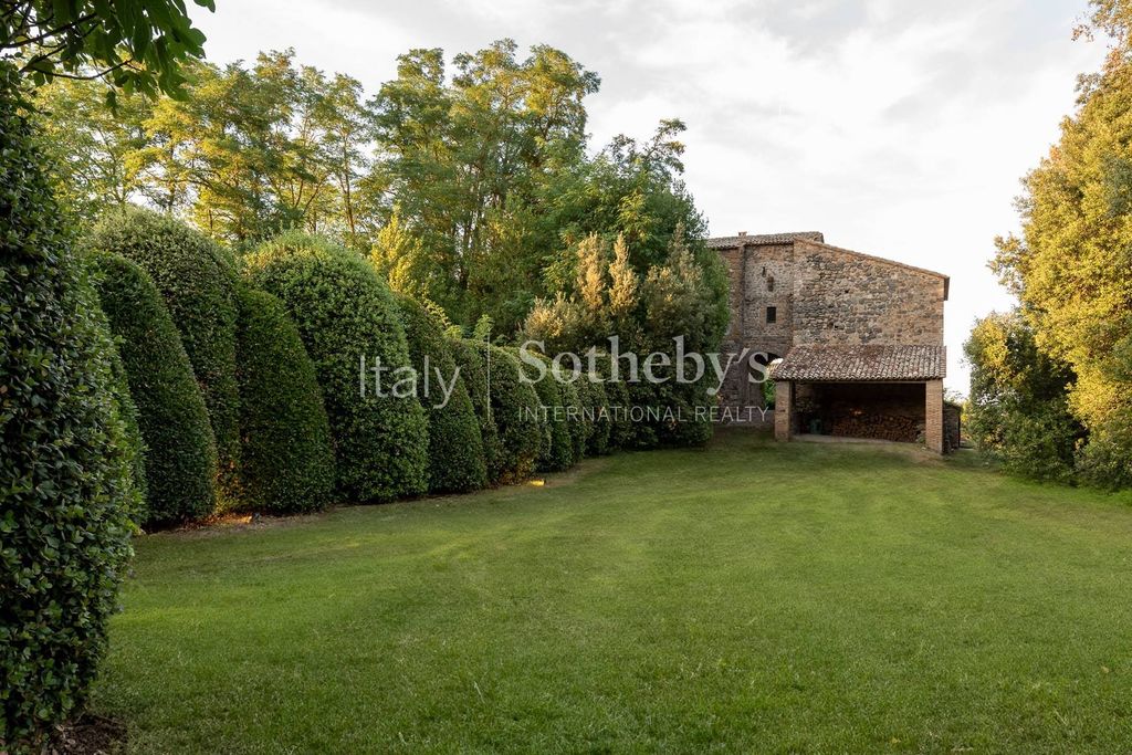 Property photo 2 of 37