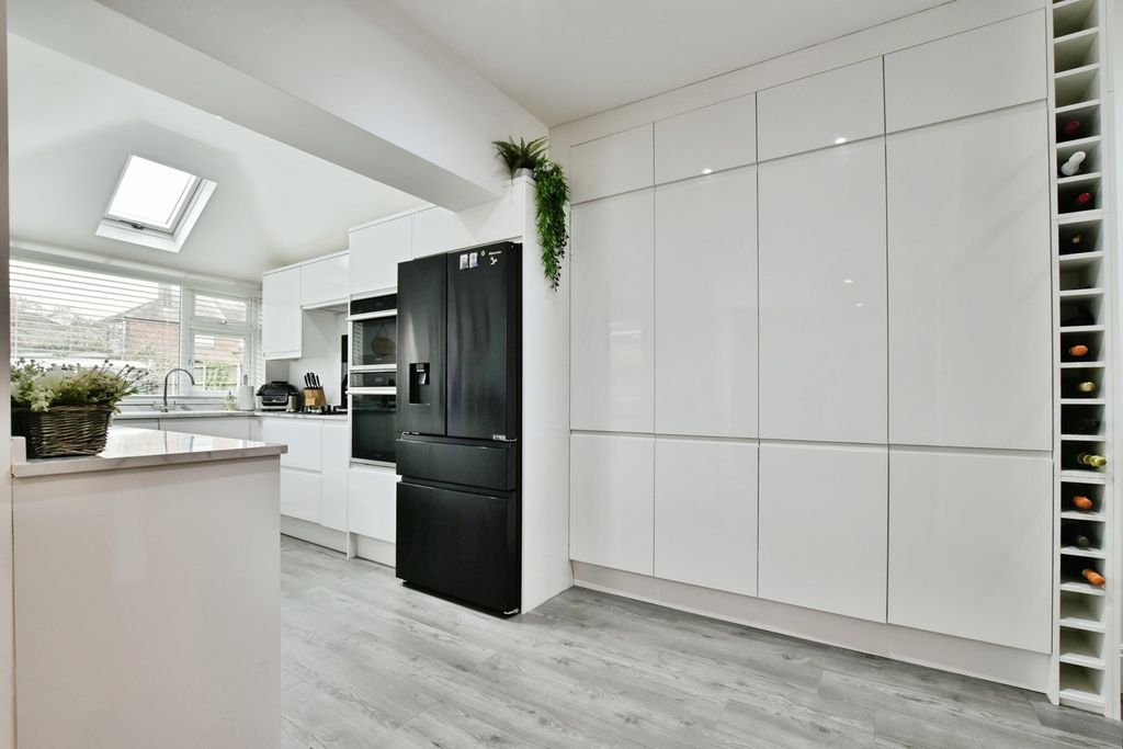 Property photo 2 of 27 Pbox-Img.Jpg