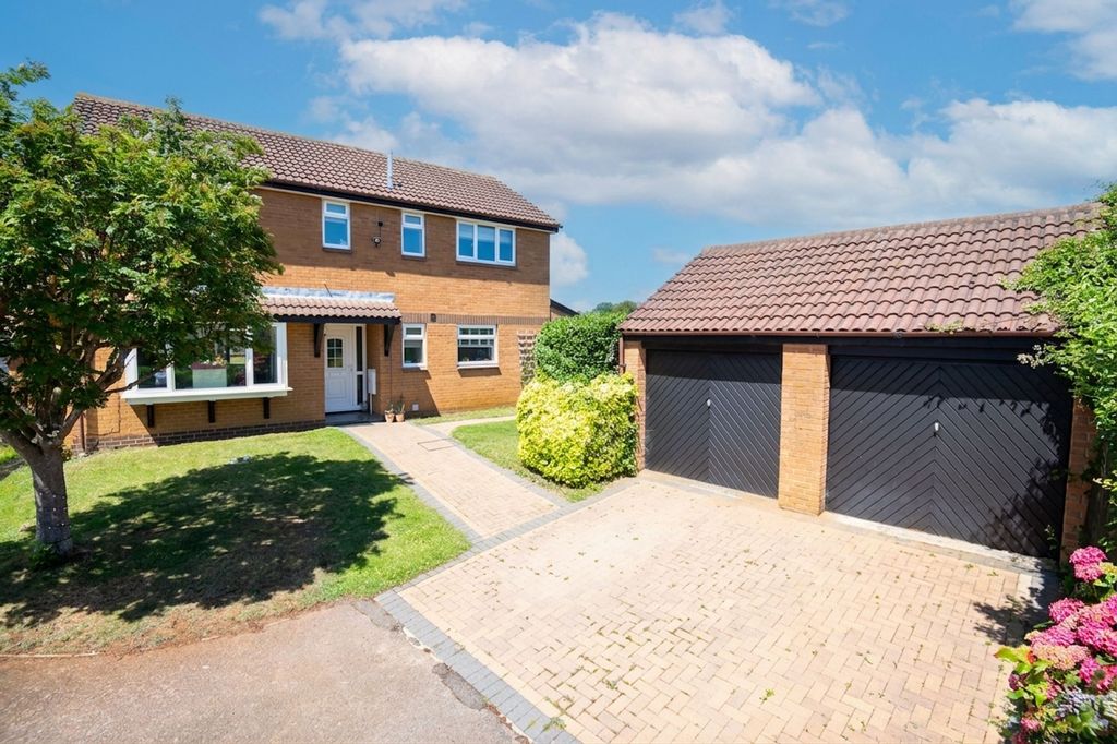 Property photo 1 of 43