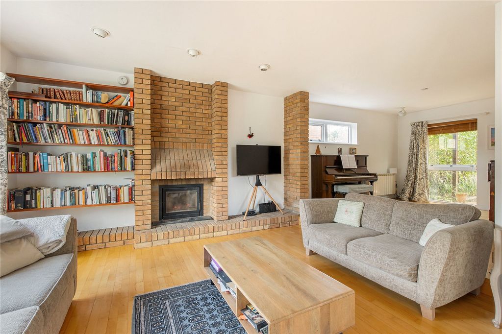 Property photo 3 of 15 Sitting Room