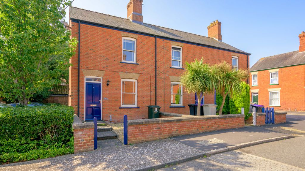 Property photo 1 of 18