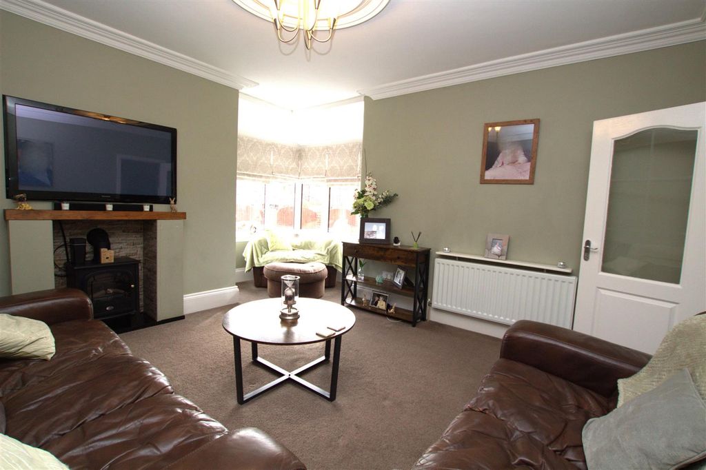 Property photo 3 of 22 Lounge Angle 1.Jpg