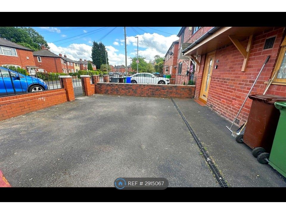 Property photo 2 of 35