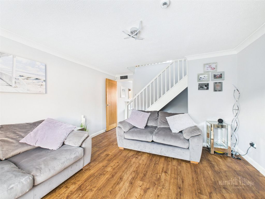 Property photo 3 of 12 Picture 3