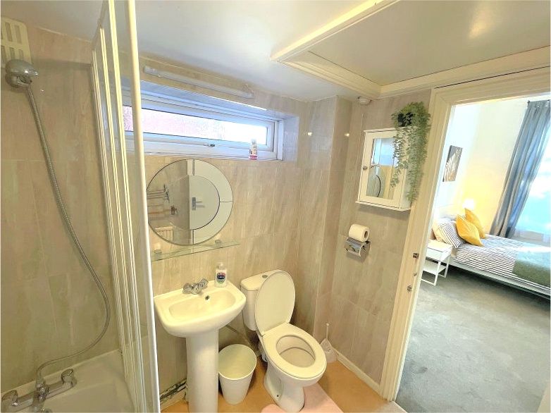 Property photo 2 of 3
