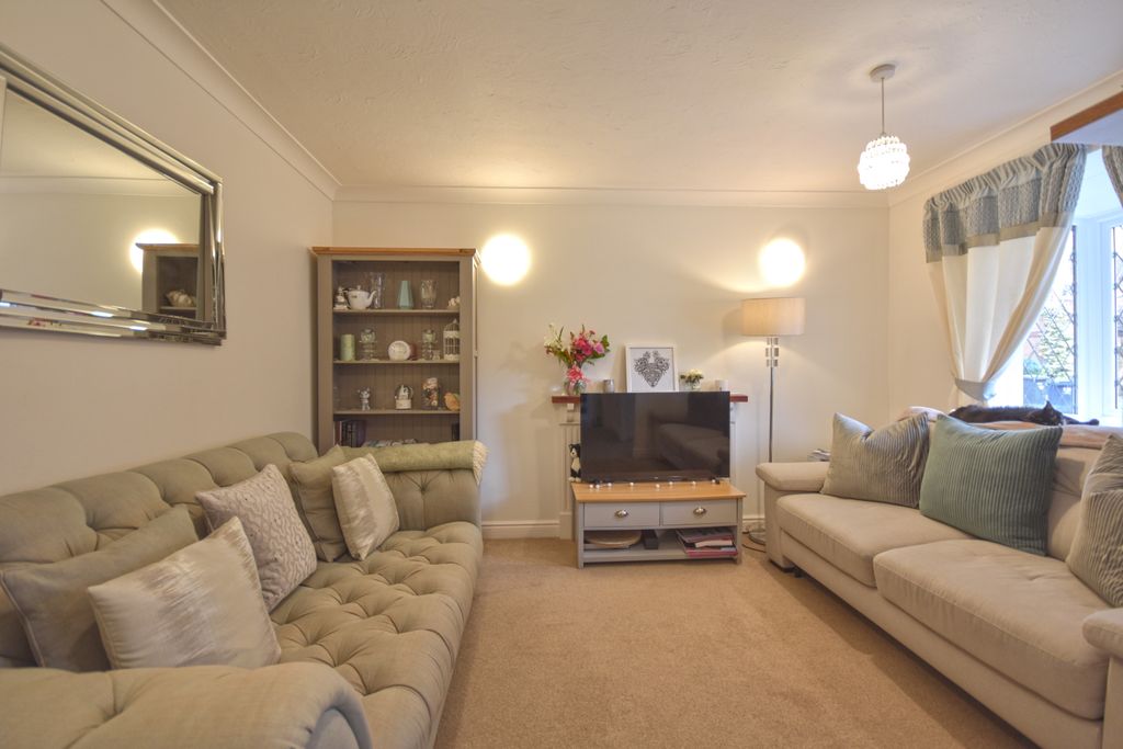 Property photo 2 of 7 Sitting Room