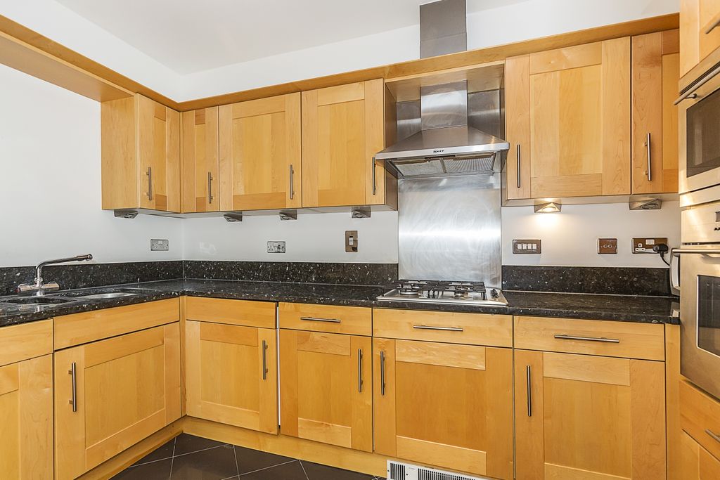 Property photo 2 of 8 Imgl5819