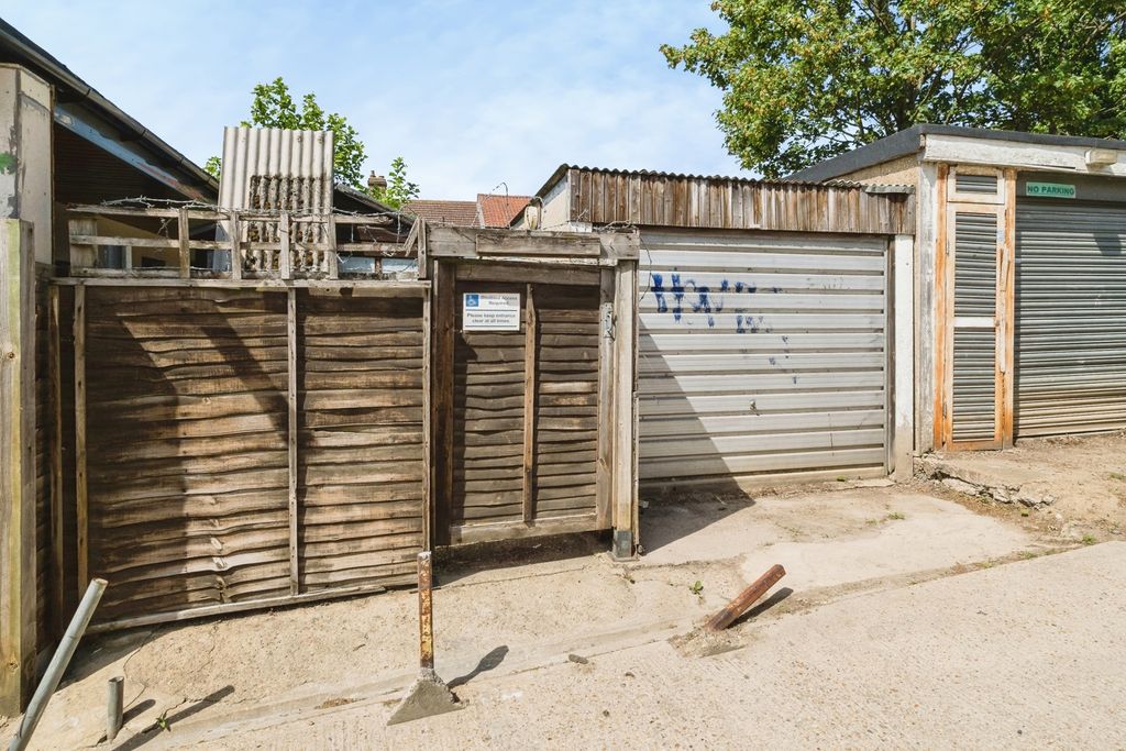 Property photo 2 of 14 Pbox-Img.Jpg