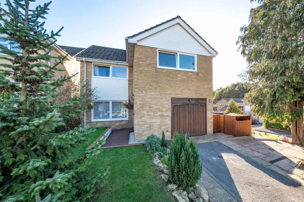 Property photo 2 of 27