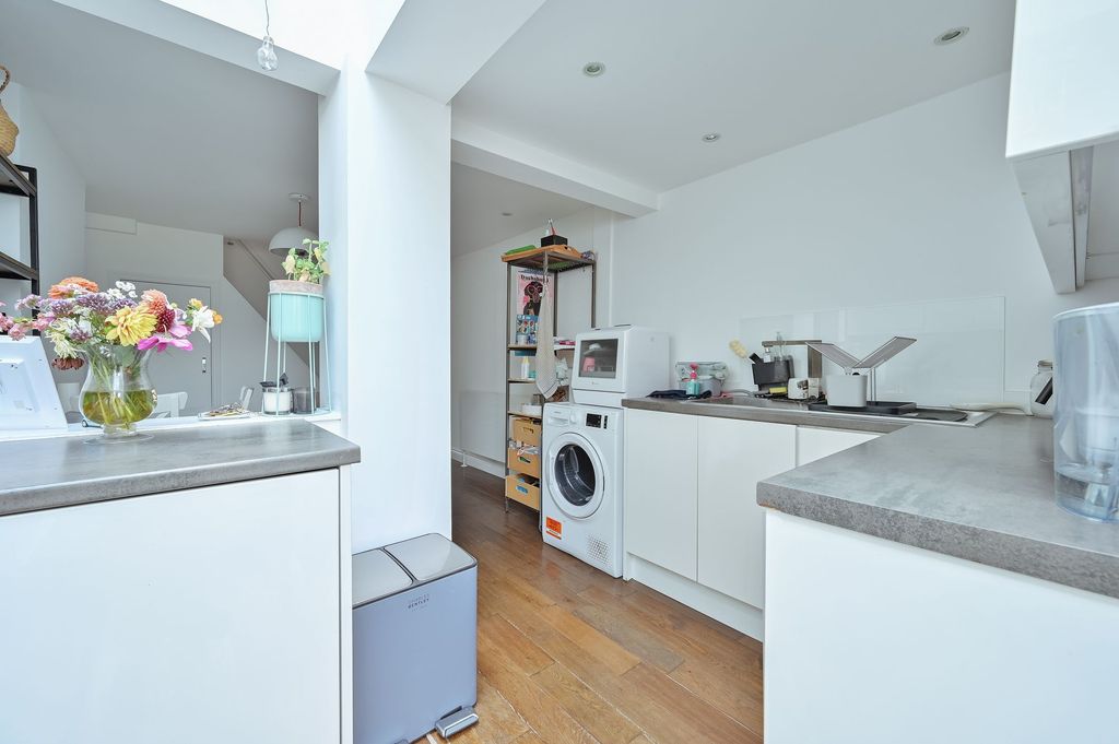 Property photo 2 of 21