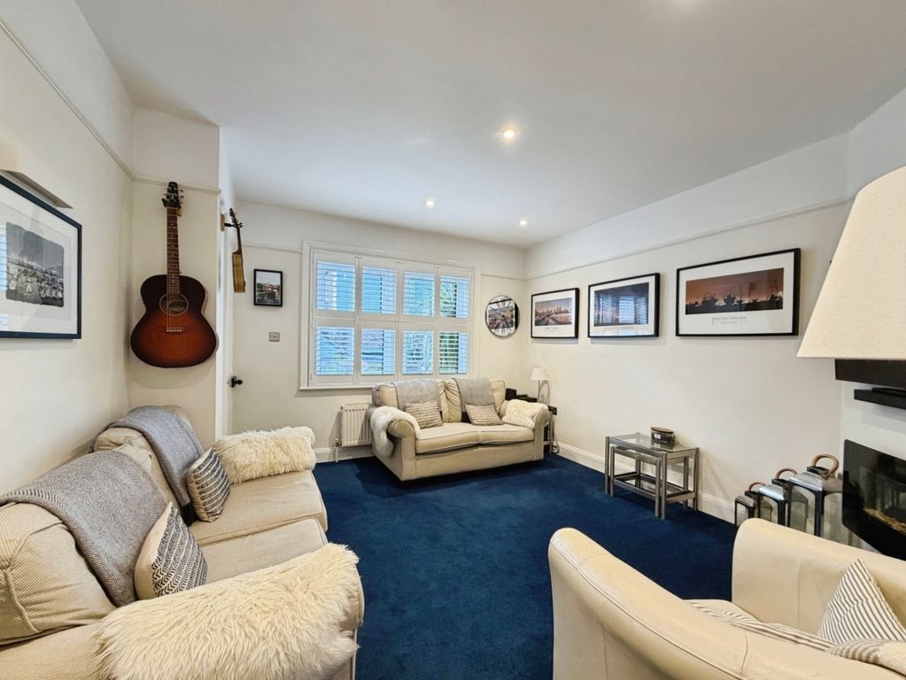 Property photo 3 of 11