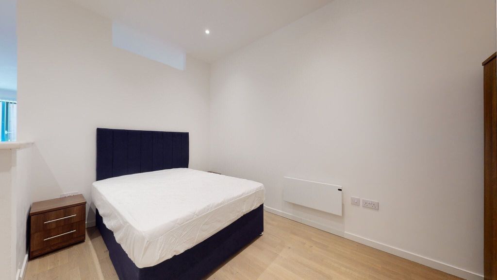 Property photo 3 of 12 Bedroom