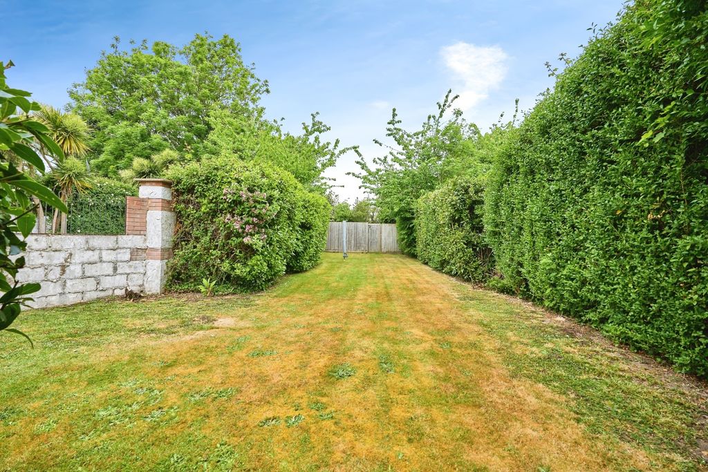 Property photo 2 of 17 Photo